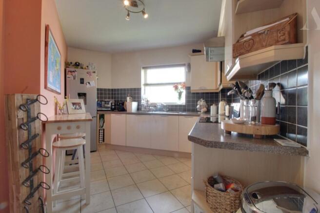 Flat 31 Tudor Coppice kitchen