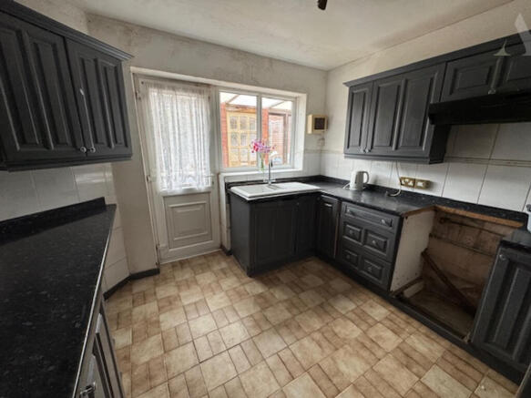 7 crossfield Road kitchen