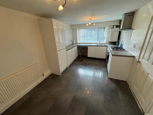 120 St Giles Road Kitchen x 3.jpeg
