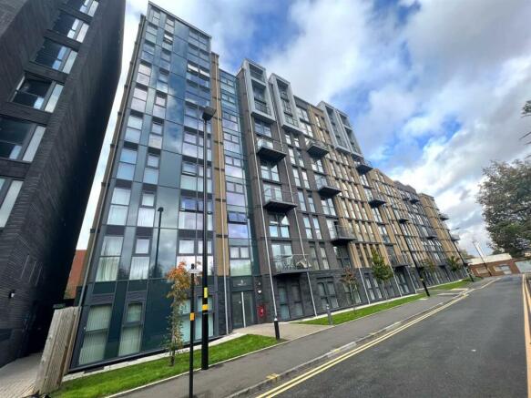 2-bedroom apartment To Let Arden Gate, B15