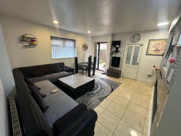 5 bedroom property available to let