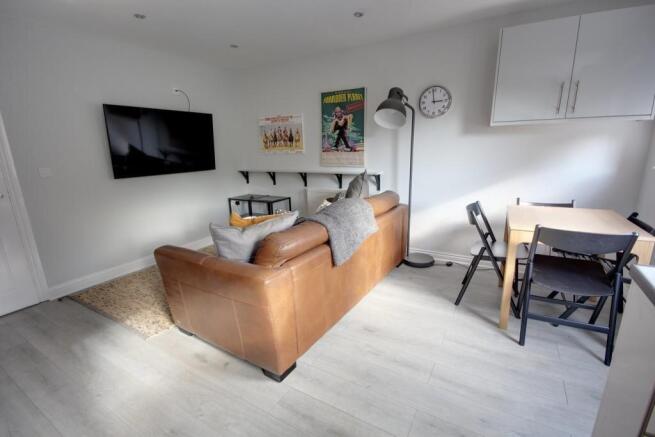 Lounge 3 