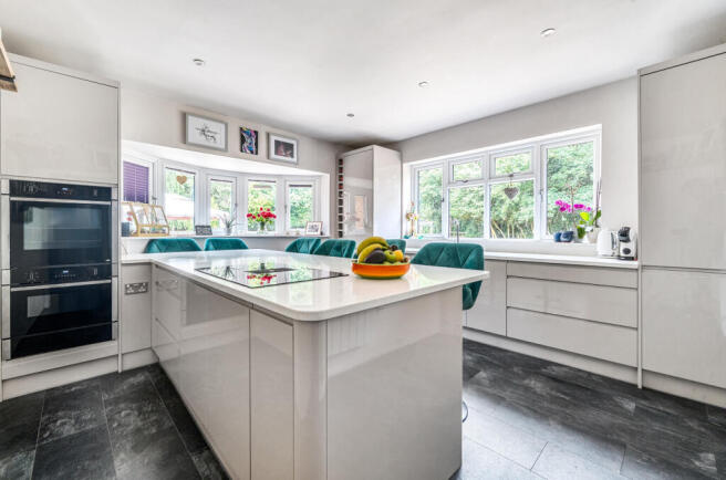 1321598-29-687549...