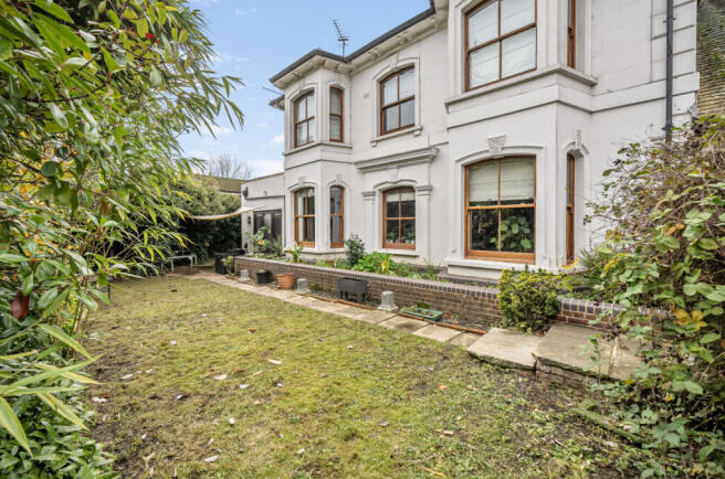 1374670-33-690e23...