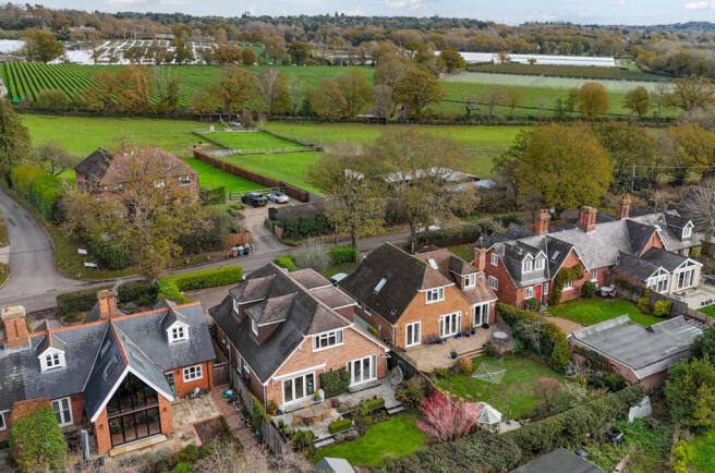 1381890-10-691f44...