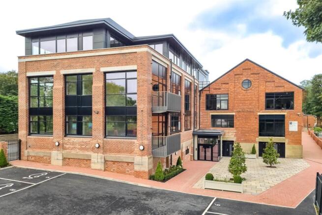 Milthorp Apts Externals