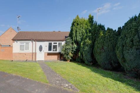 Bungalow with ideal investment opportunity!  7% Yield