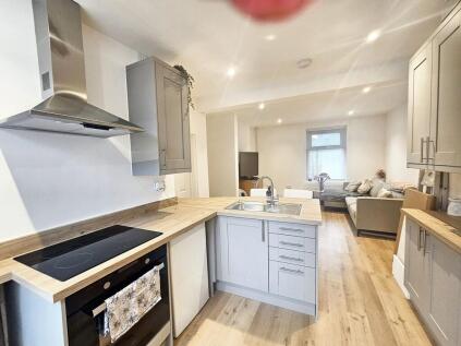 Commercial Road, Weymouth, DT4