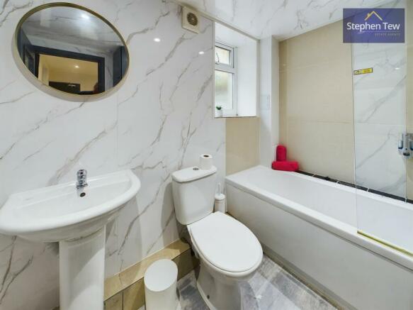 En-Suite Bathroom