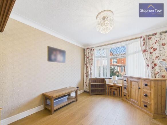 Lounge/ Dining Room
