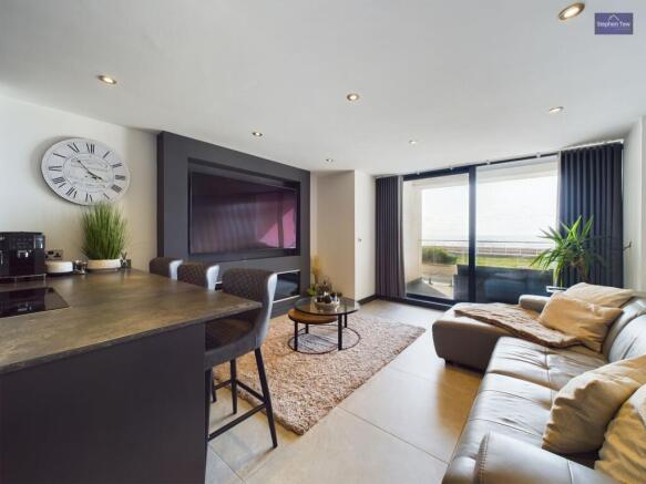 Kitchen/Living Area