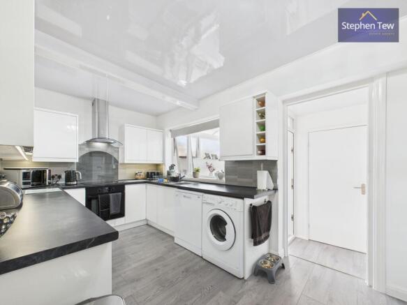 Kitchen/ Dining Room