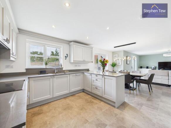 Kitchen/ Living Area