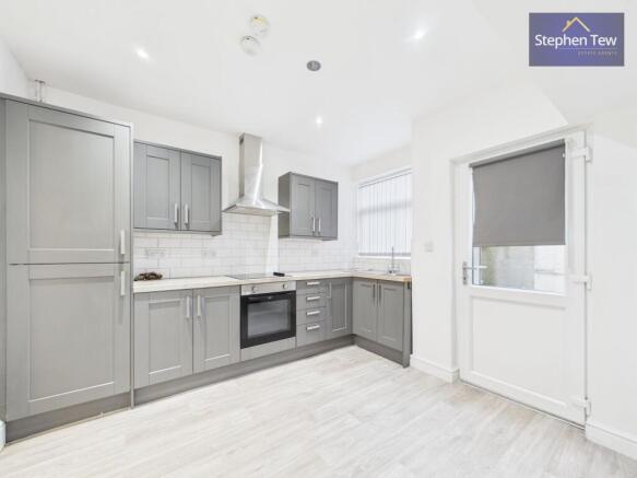 Kitchen/ Dining Room