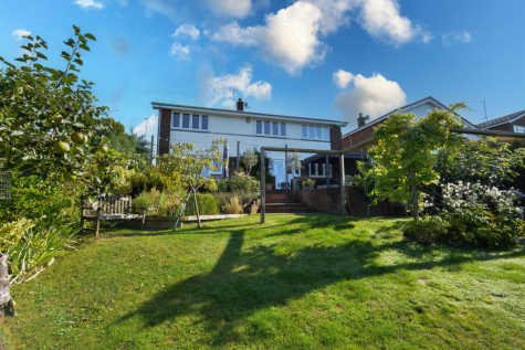 Hulton Close, Leatherhead, KT22