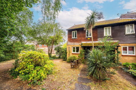 Venton Close, Woking, GU21