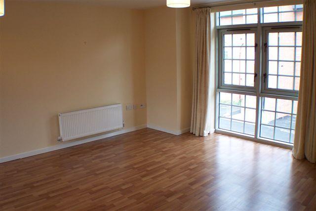 P1047_Lounge.jpg