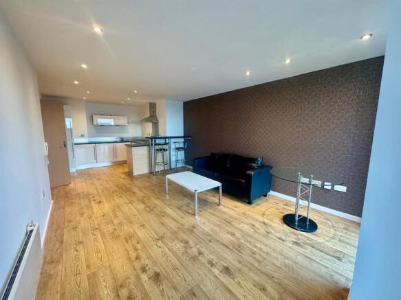 WhatsApp Image 2025-11-13 at 14.38.36 (3).jpeg