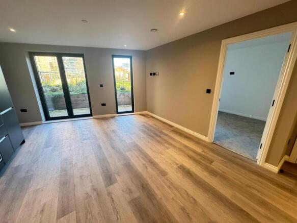 WhatsApp Image 2025-11-25 at 11.55.11 (6).jpeg