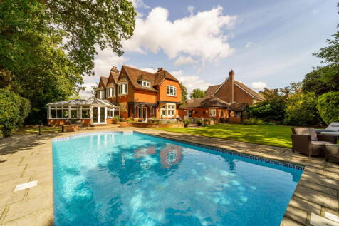 Redwing Gardens, West Byfleet, KT14