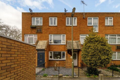 Heriot Road, Chertsey, KT16