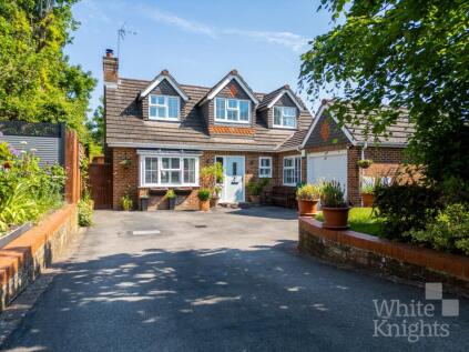 Reading Road, Woodley, Reading, Berkshire, RG5 3AA