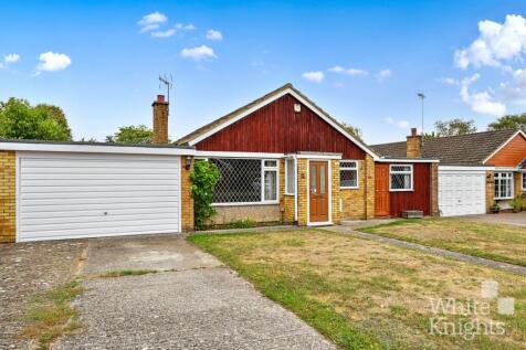 Sussex Gardens, Woodley, Reading, Berkshire, RG5 4JN