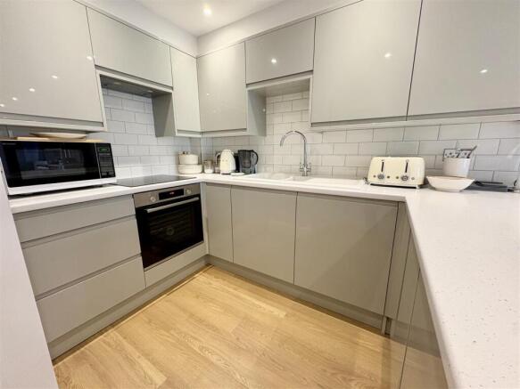 2. KITCHEN.jpg