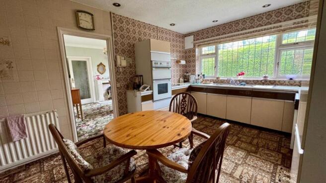 3. kitchen.jpg
