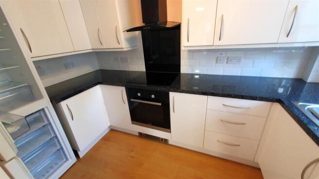 2. Kitchen.jpg