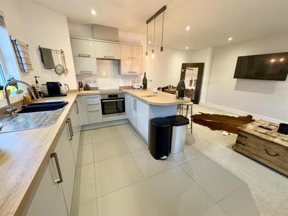 2. kitchen.jpg