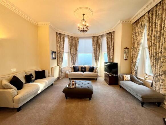 2. Living Room.jpg