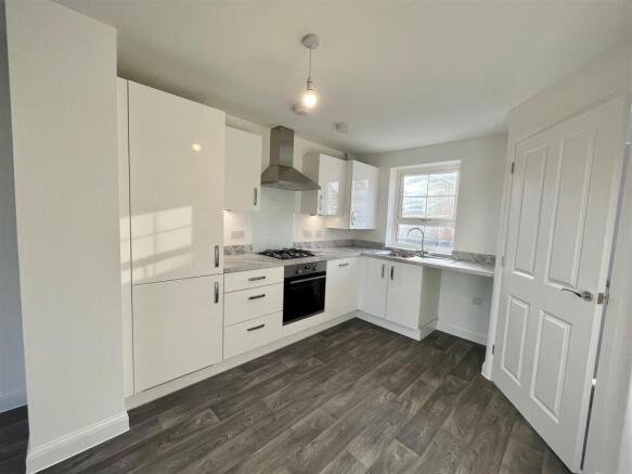 2. Kitchen.jpg