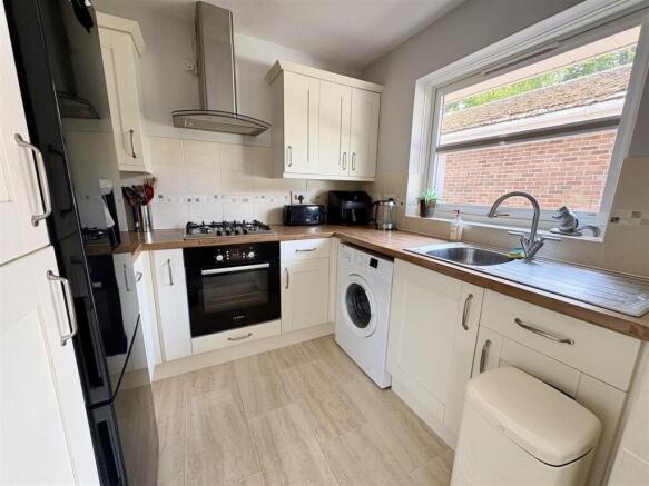 2. kitchen.jpg