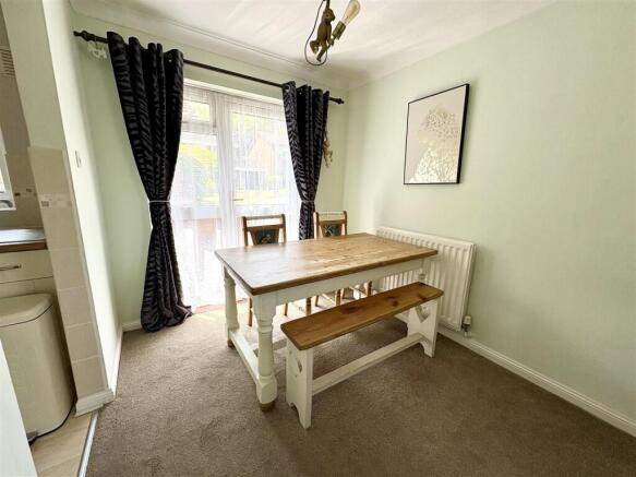 3. dining area.jpg