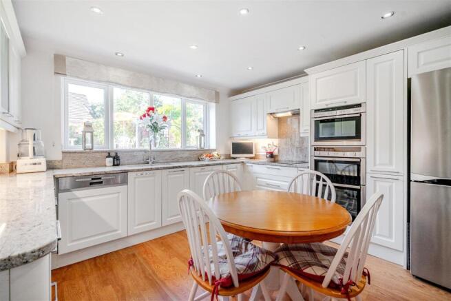 2. 1302187-13-683ded3f3224a.jpg