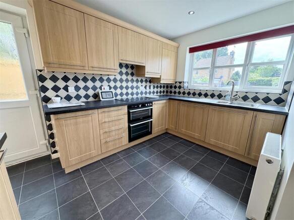2. kitchen.jpg