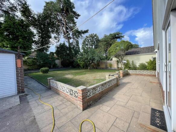 Rear garden 3.jpg