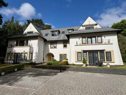 38 Golf Links Road, Ferndown