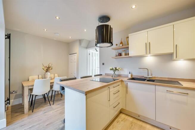 3. 1382200-18-691f44552a9dc.jpg