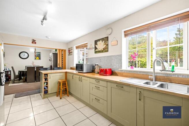 Kitchen / Breakfast Room