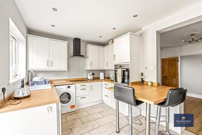 Kitchen / Breakfast Room