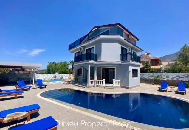 4 Bedroom Villa