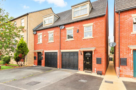 Silver Cross Way, Guiseley, LS20