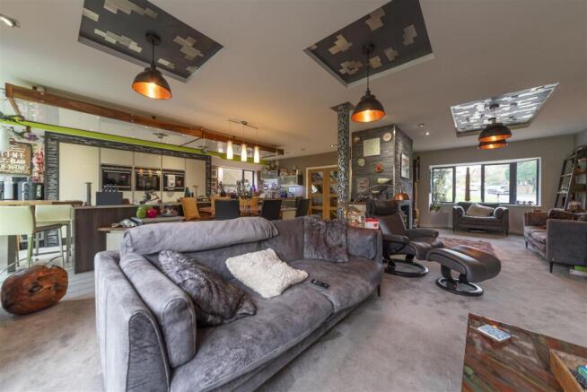 Lounge/Kitchen/Dinning Room