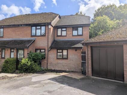 Markland Way, Uckfield TN22 2DG