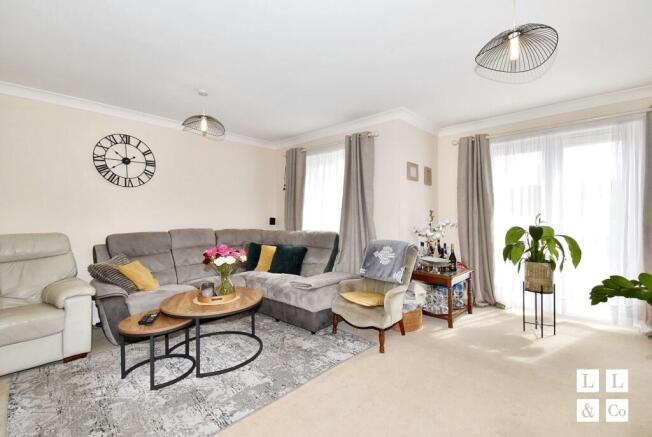 MIDDLE FLOOR SITTING ROOM