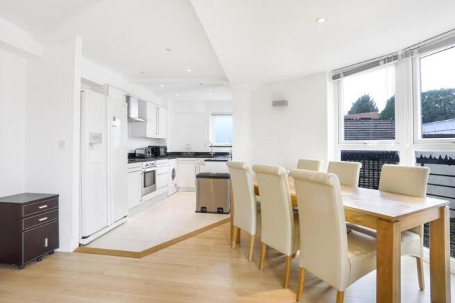 1474743482 - 9 Beckenham Park Heights, SE6 - 3.jpg