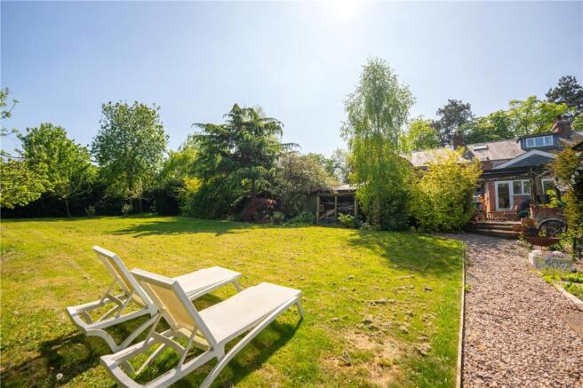 Garden To House
