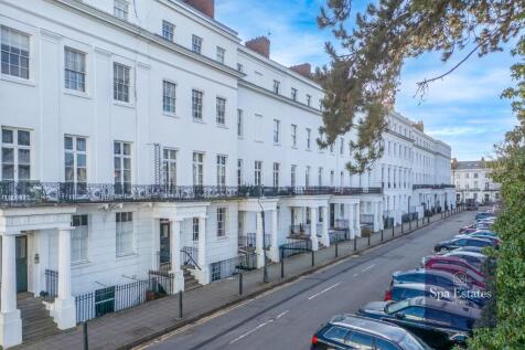 Over 1000 sq ft with balcony views over Clarendon Square Gardens